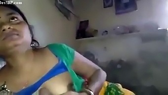 The Desi Village Bhabhi With The Husband Gives An Oral Sex To The Feline.
