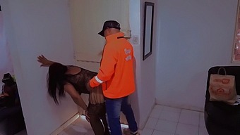 Sexy Babe Gets Fucked By Delivery Man In Lingerie And Gives Him A Blowjob